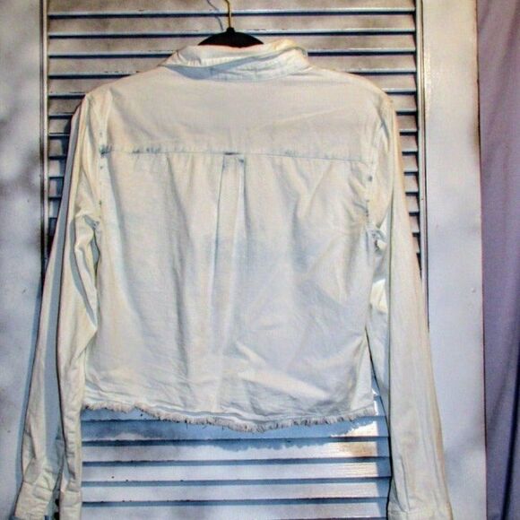 Free Heart XS Distressed Cropped Button - Picture 6 of 9